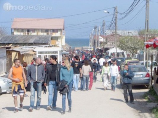 Minivacanţă propusă de minister: 4 zile libere de 1 mai